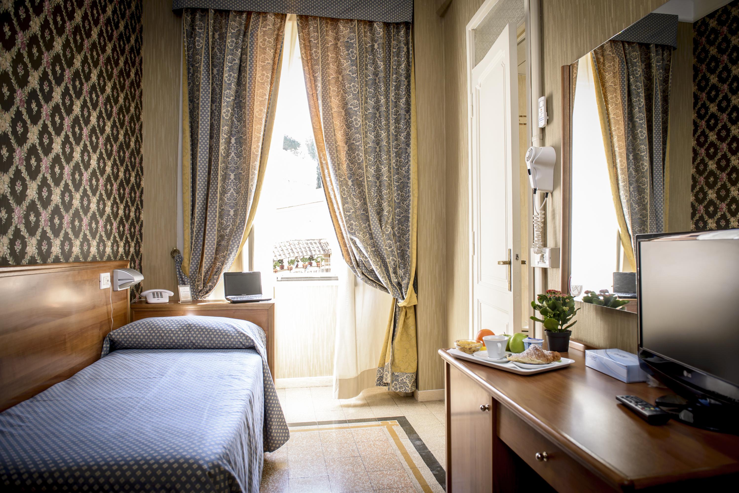 Hotel Emmaus Róma Kültér fotó