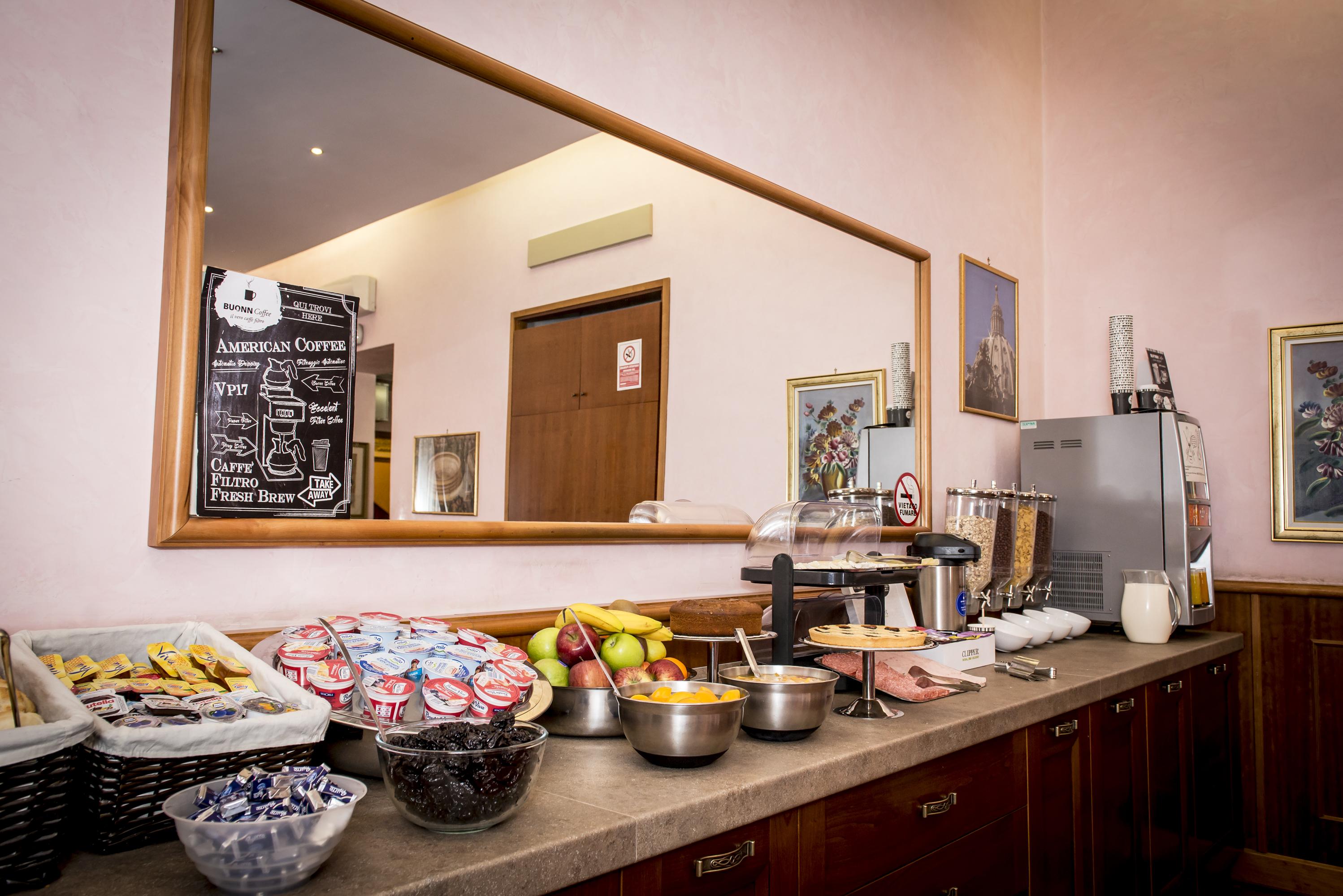 Hotel Emmaus Róma Kültér fotó