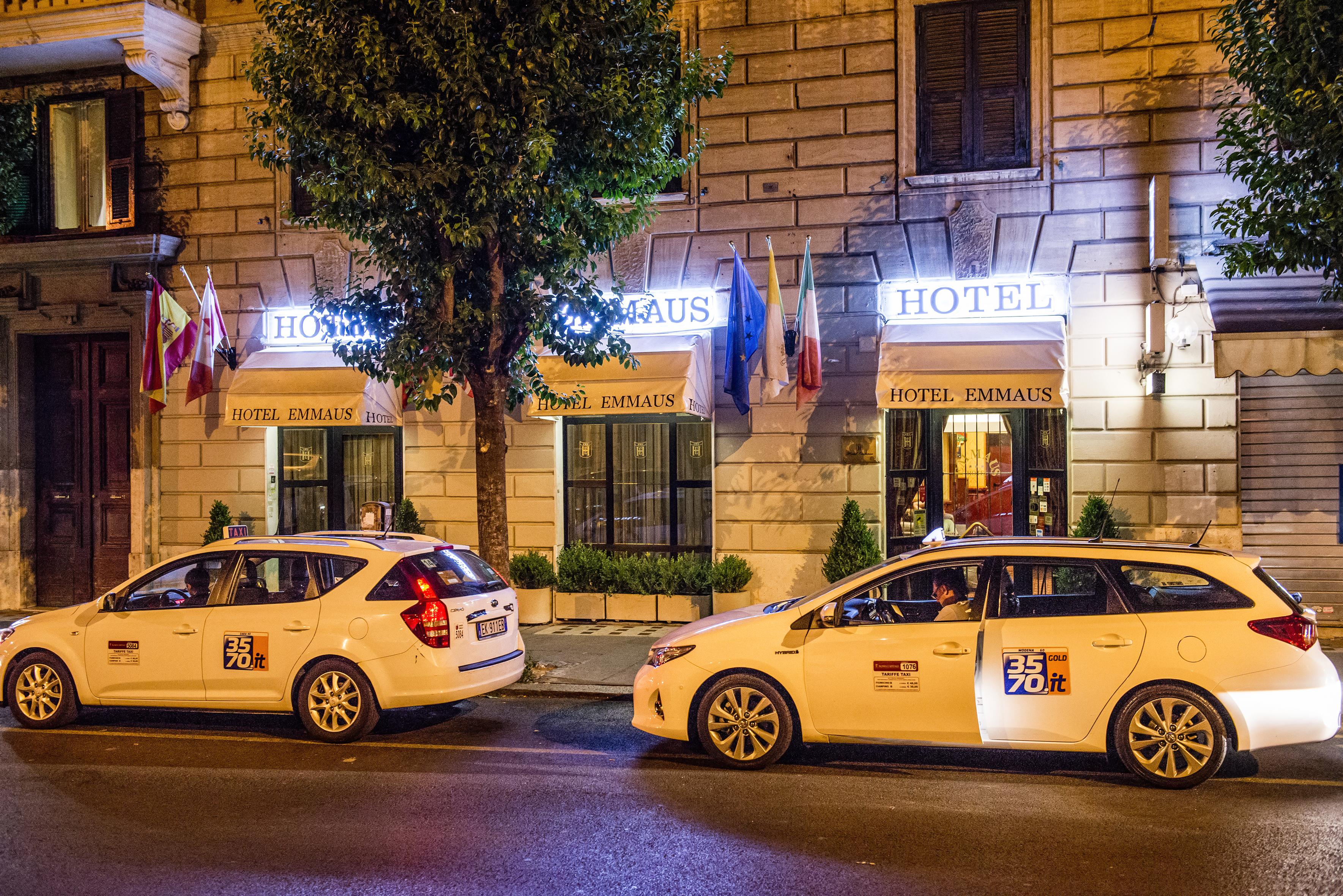 Hotel Emmaus Róma Kültér fotó