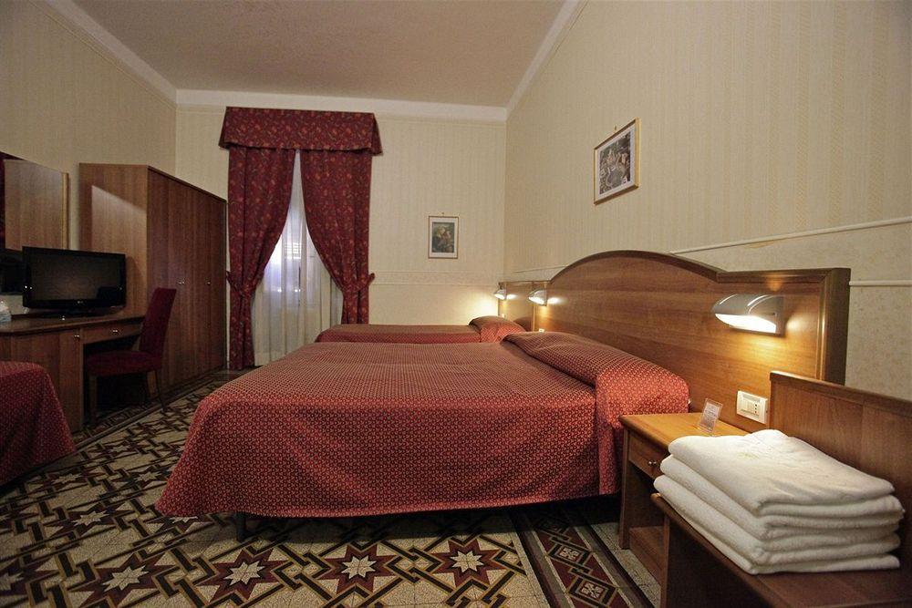 Hotel Emmaus Róma Kültér fotó
