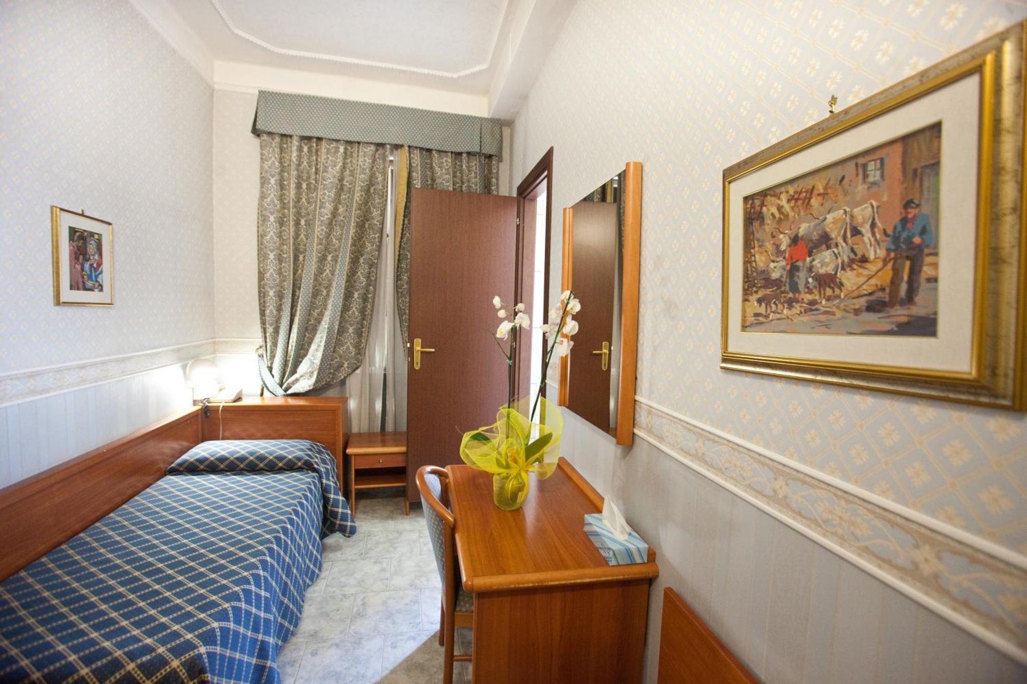 Hotel Emmaus Róma Szoba fotó