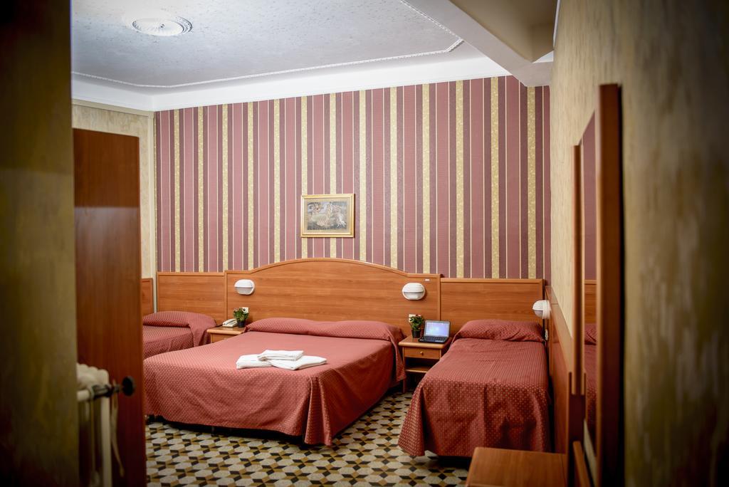 Hotel Emmaus Róma Kültér fotó