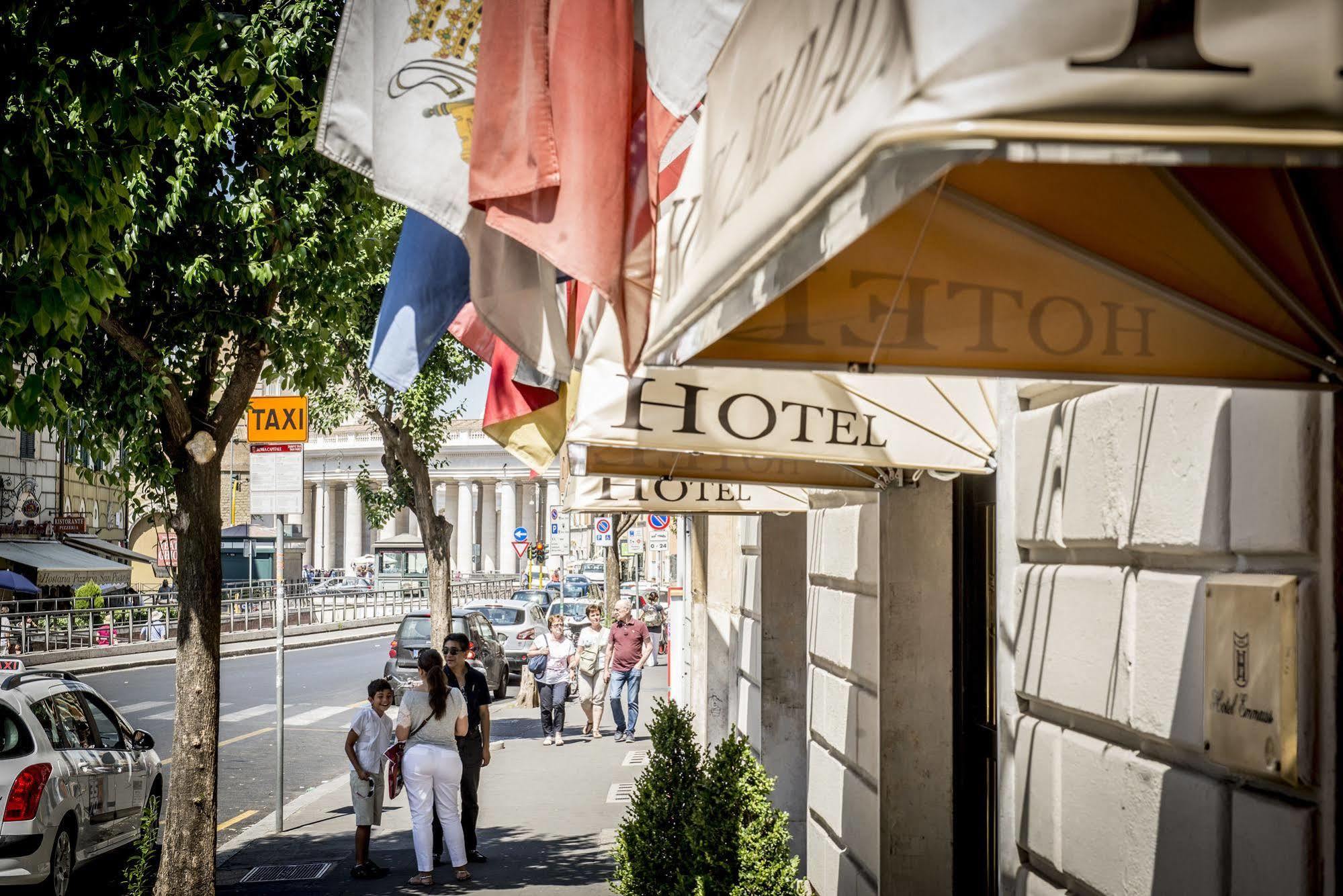Hotel Emmaus Róma Kültér fotó