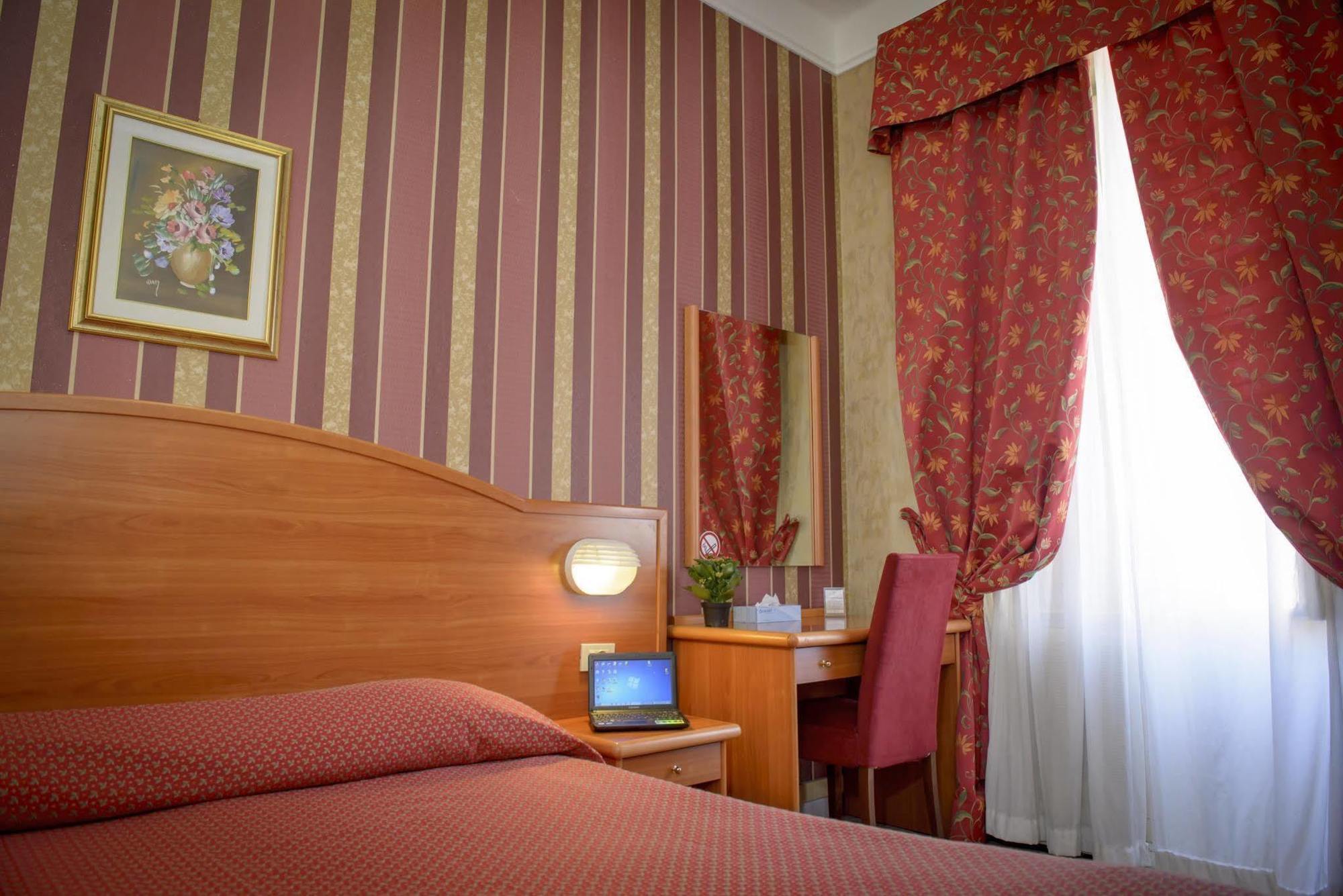 Hotel Emmaus Róma Kültér fotó